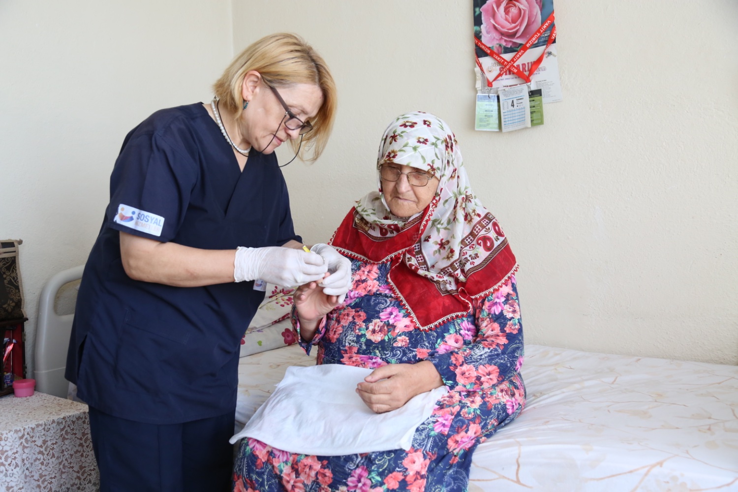 EVDE YAŞLI BAKIM HİZMETİ