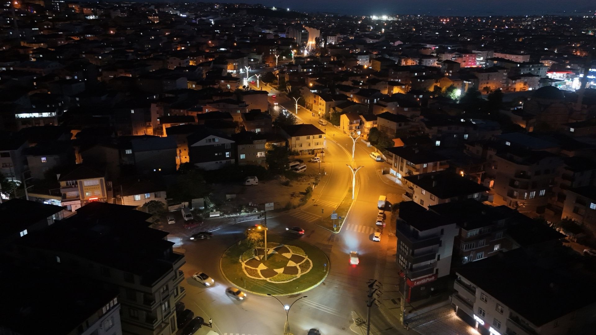 CENGİZ TOPEL CADDESİ TAMAMLANDI