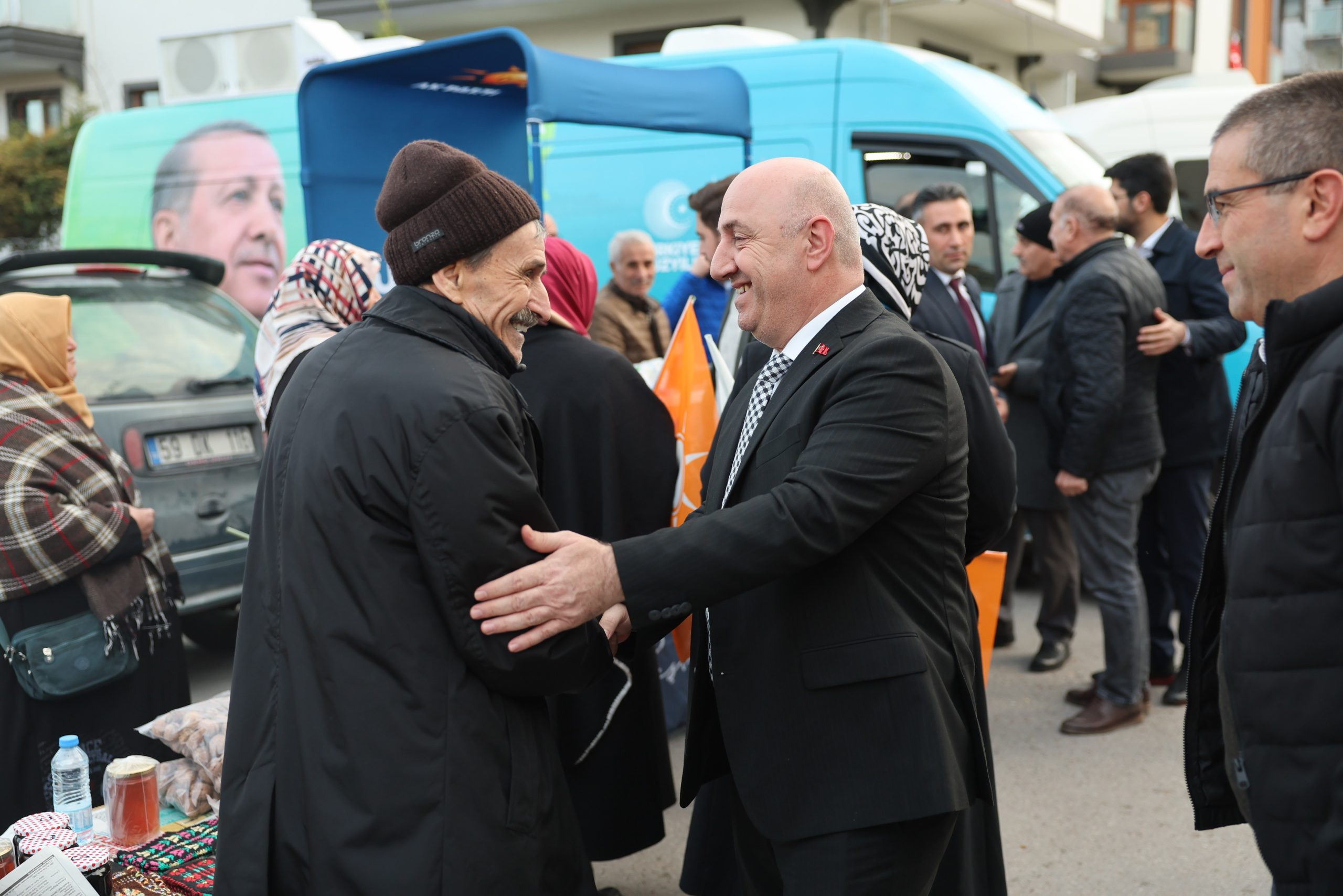 Başkan Bıyık’la Darıcalıların gönül bağı devam ediyor.
