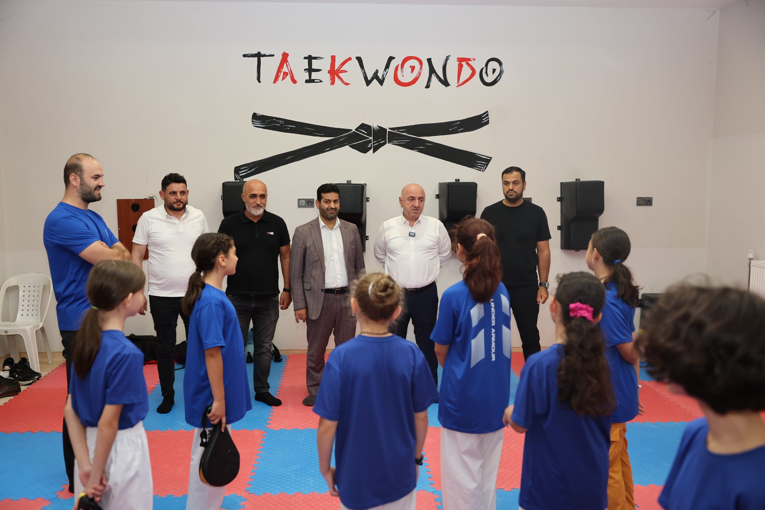 Başkan Bıyık, Yaz Spor Okulu Öğrencilerini Ziyaret Etti