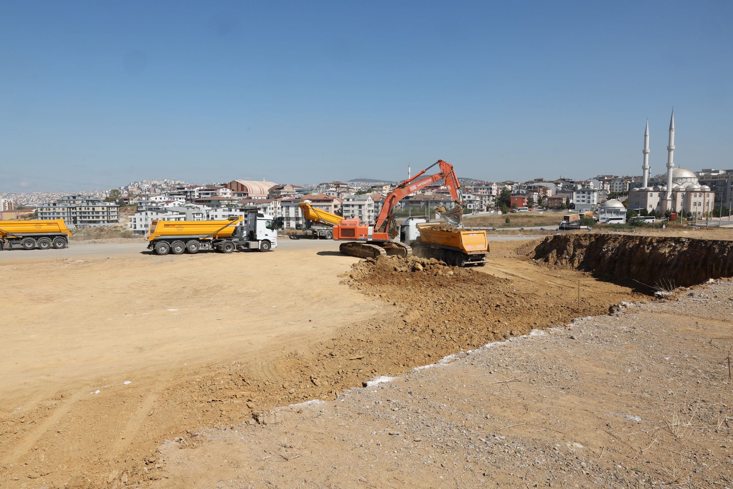 Başkan Bıyık, Spor Kompleksi inşaatını inceledi