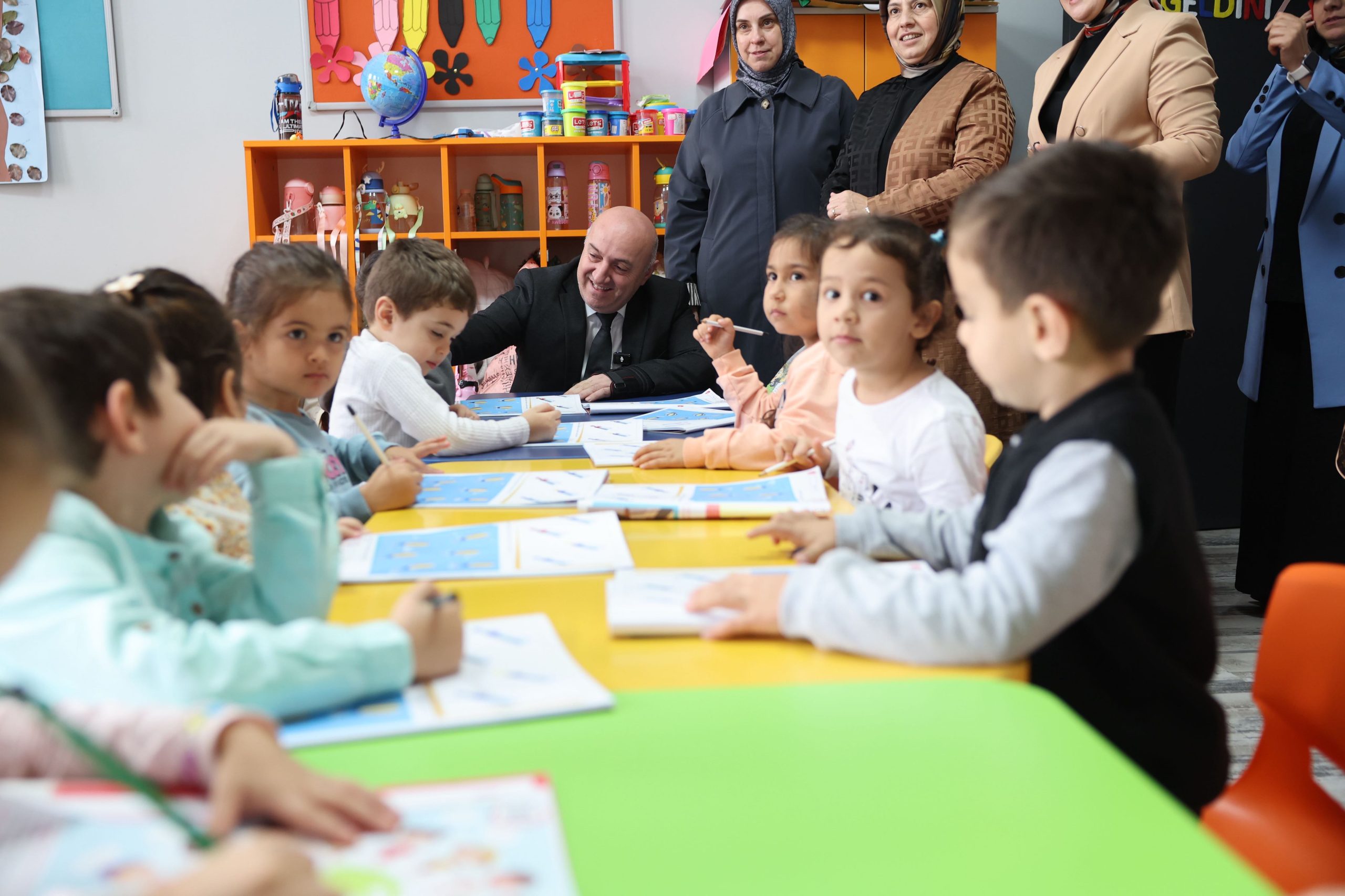 Darıca’da kadınlar ve çocuklar aynı çatı altında eğitim alıyor 
