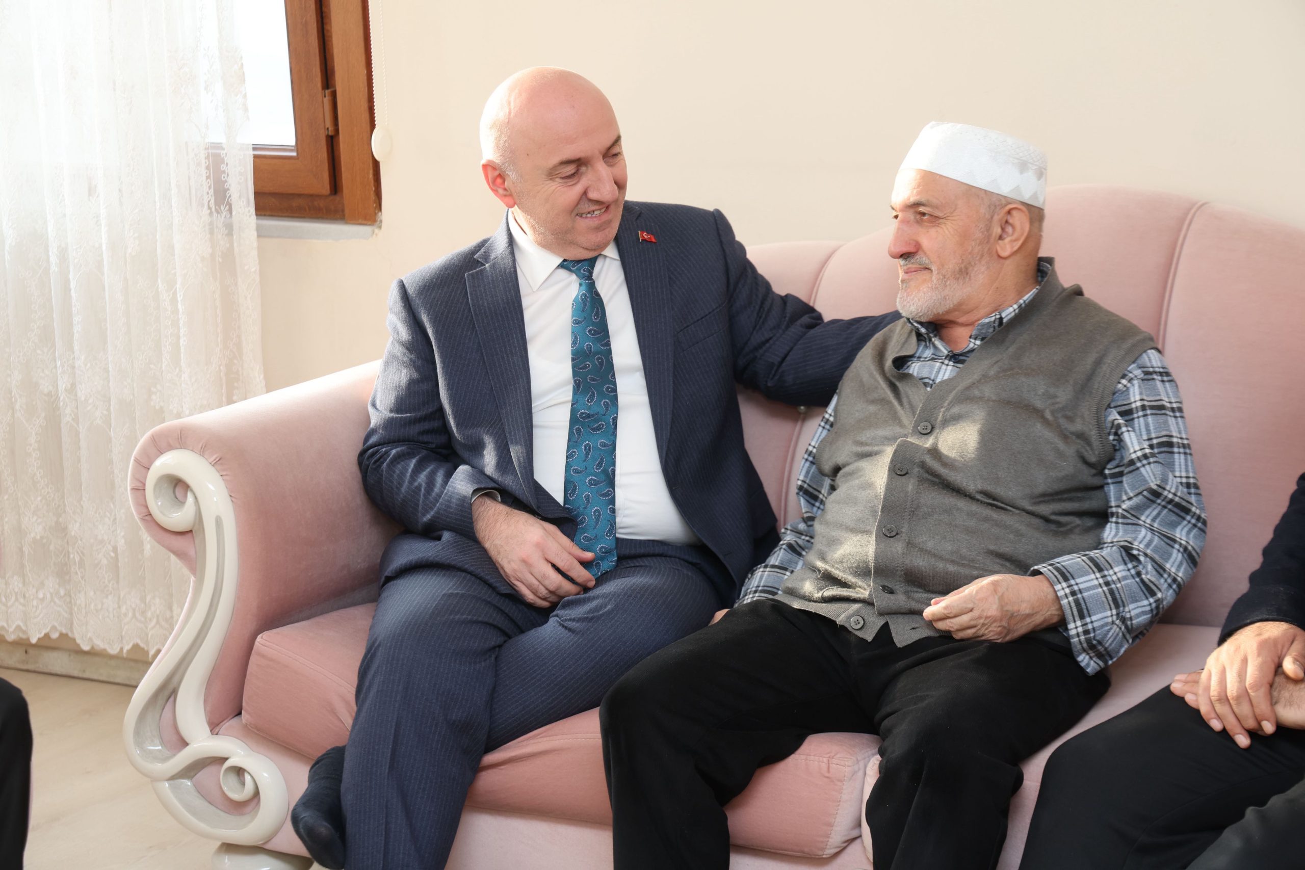 Başkan Bıyık’tan ramazanda gönül ziyaretleri
